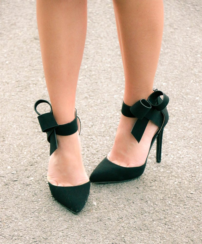 Pink Basis bow heels