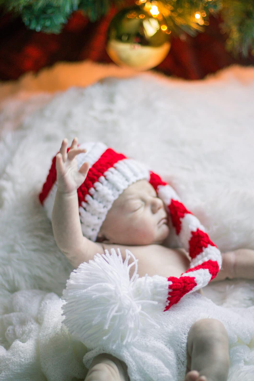 henry newborn christmas photos