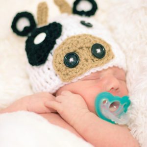 henry newborn photos cow hat