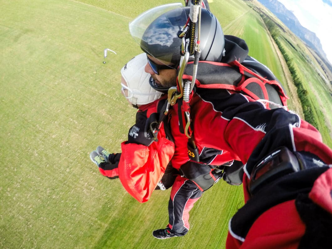 skydiving landing