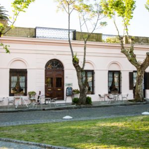 More outdoor dining in Colonia