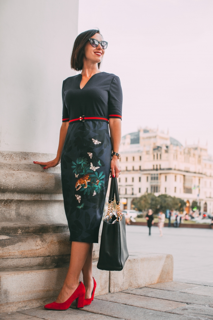 A Complete Guide to Dressing for the Bolshoi Theatre (for Both Men & Women)