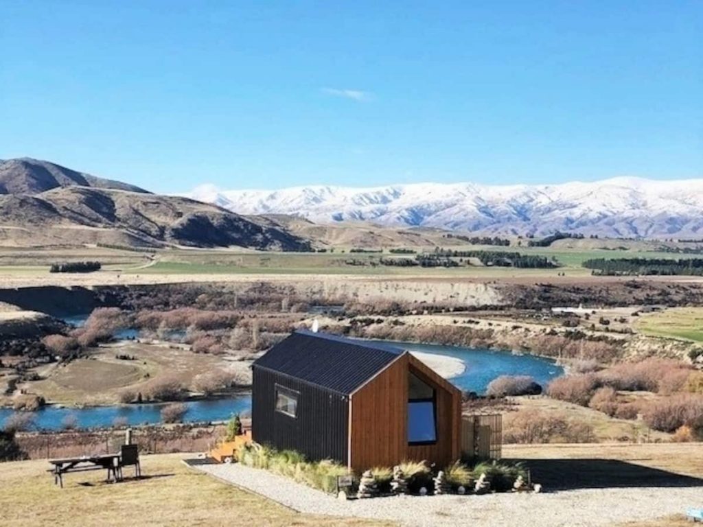 Blue Riverview Tiny House - AMAZING River Views!!