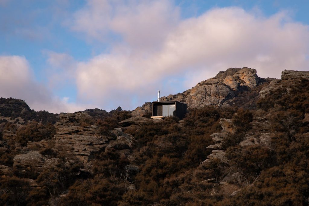 Pisa Cabin on a hill at the heart of Central Otago