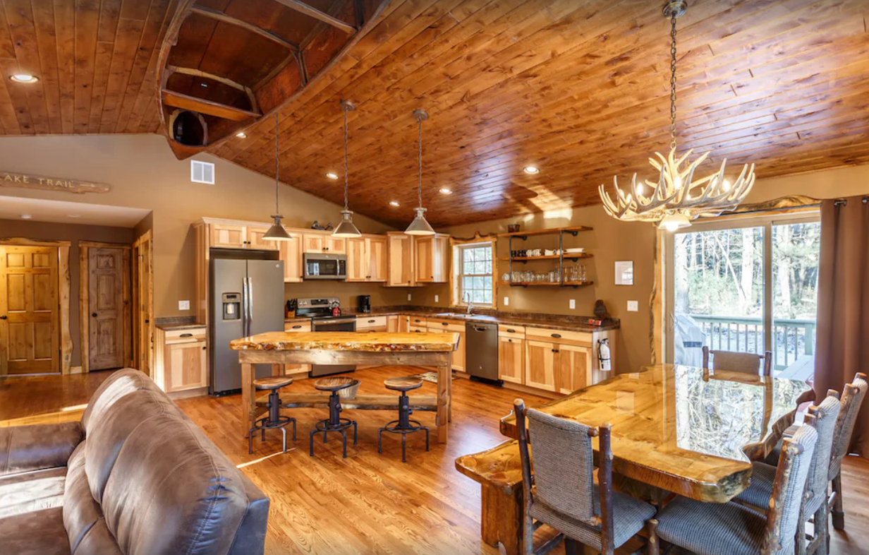 VRBO in Wisconsin Dells Lakefront Whitetail Ridge, Luxury family cabin