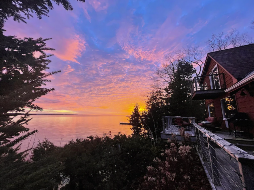 Luxury Waterfront Cabin with Sunroom in Ellison Bay