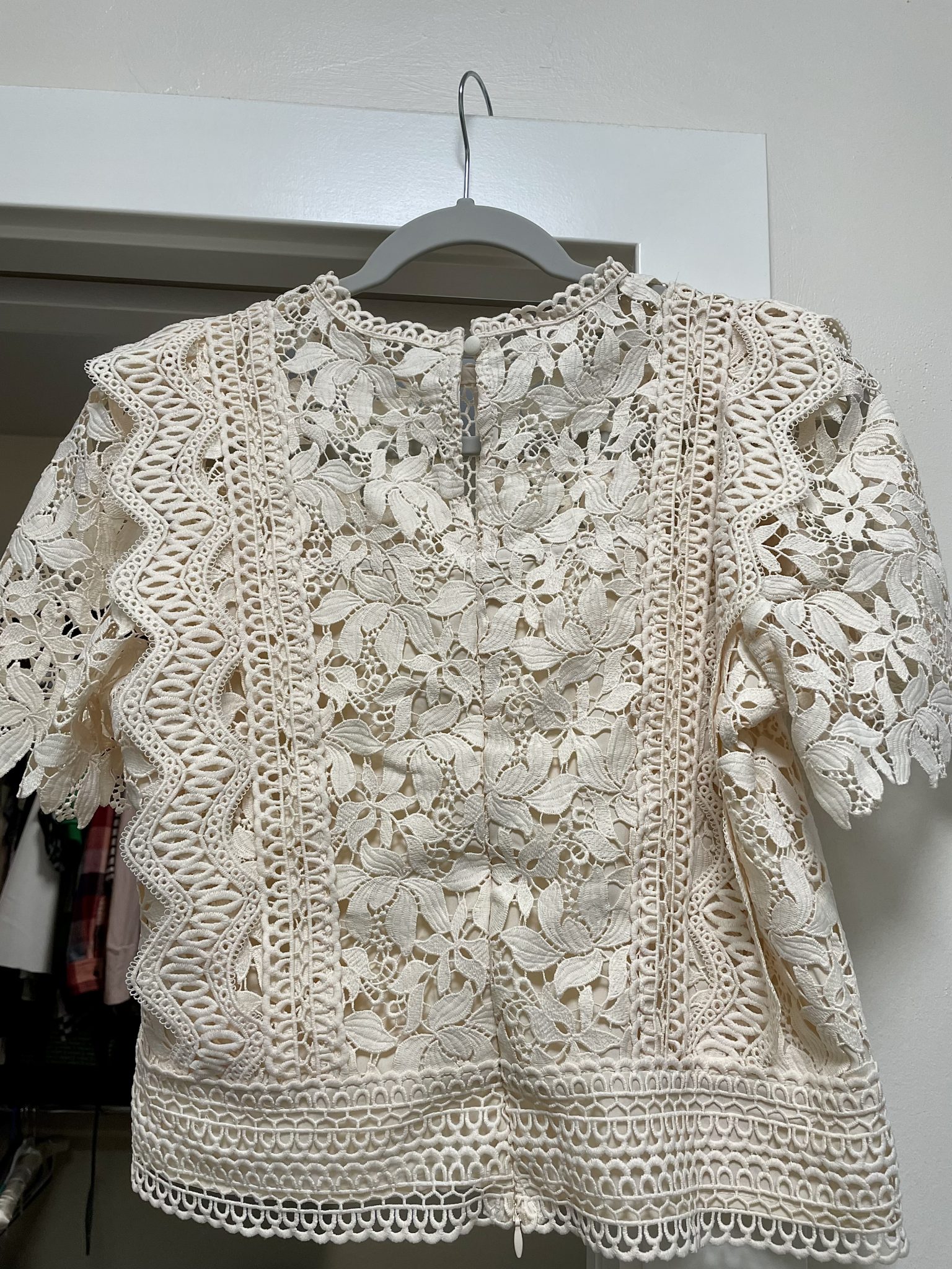 Lush leaves crochet top in cream from Chicwish.