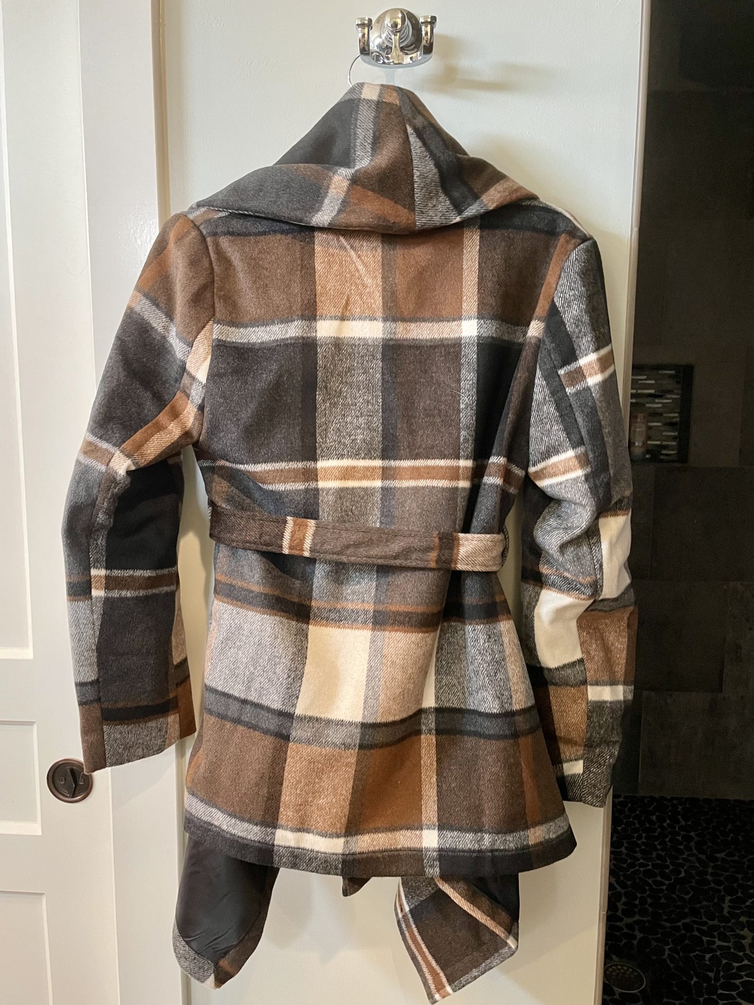 Prairie Check Rabato Coat by Chicwish.