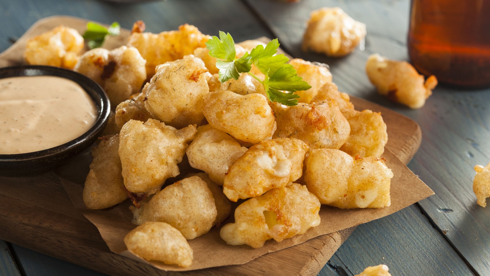 Beer Battered Wisconsin Cheese Curds with Dipping Sauce