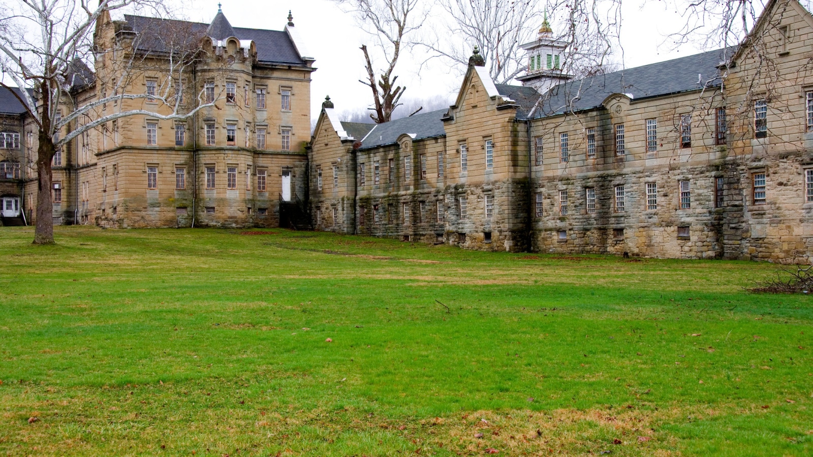 Weston, West Virginia, USA, Weston State Hospital, also called the Trans Allegheny Lunatic Asylum, the largest cut-stone building in the United States May 26, 2009