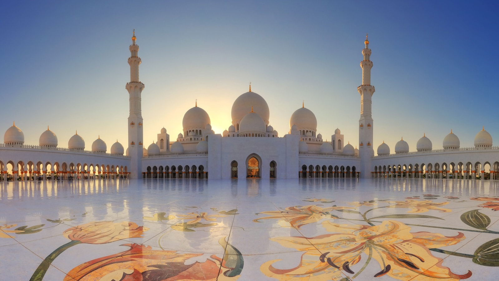 Grand Mosque in Abu Dhabi in the evening. Panorama of exterior of Sheikh Zayed Mosque