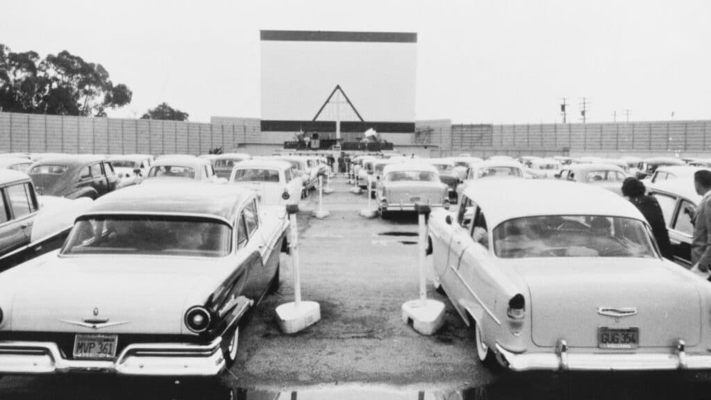 DRIVE-IN MOVIE