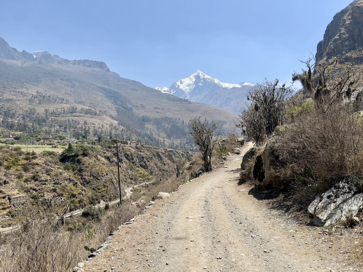 the trail is quite flat to start