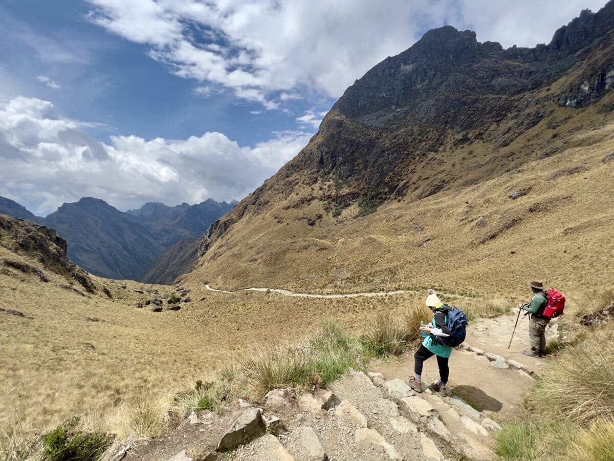 The descent from Dead Woman's Pass