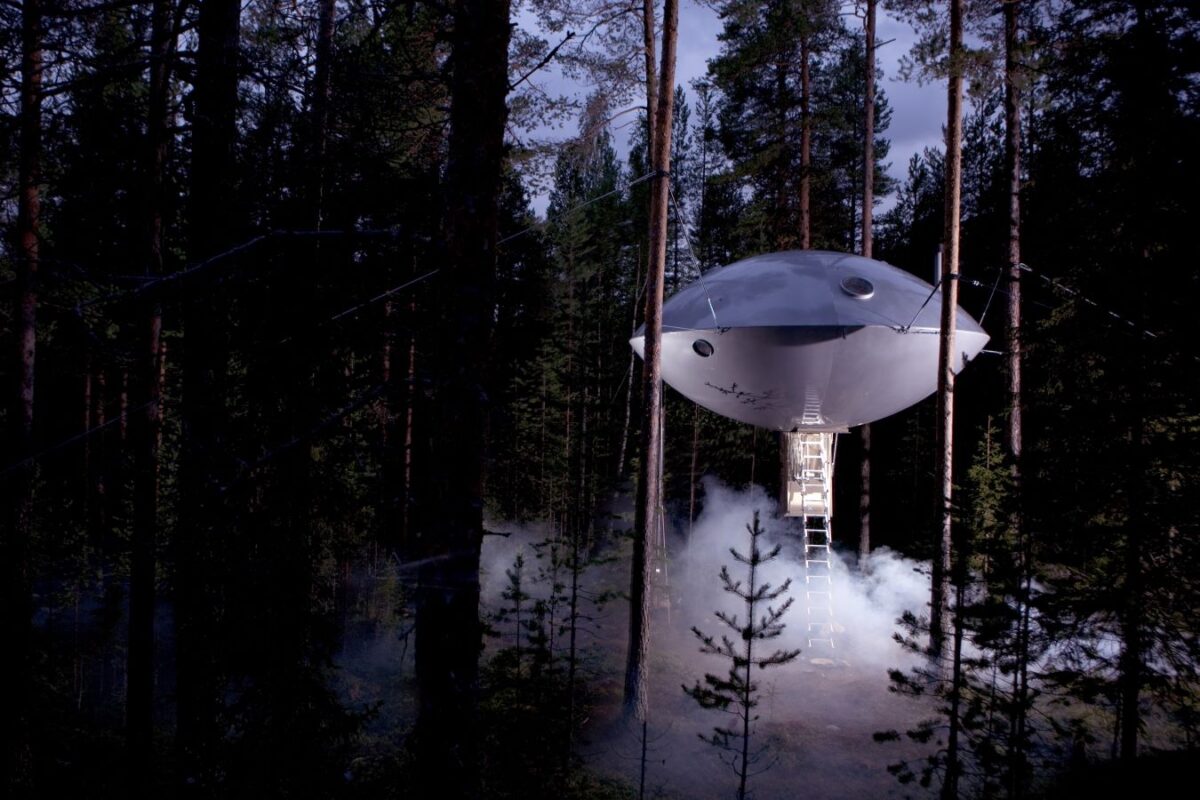 ufo_exterior3_ copy Peter Lundstrom