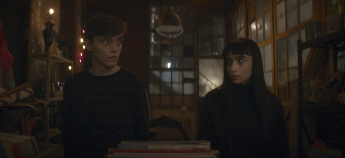 Sara Montpetit and Félix-Antoine Bénard in Humanist Vampire Seeking Consenting Suicidal Person (2023)